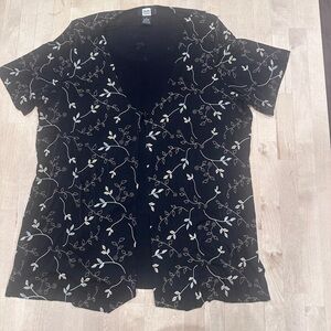 Studio 1940 Black and Cream Leaf Blouse